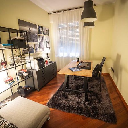 Apartamento Cinematic Modern Flat, 100 Mt Da Ospedale Rávena Exterior foto