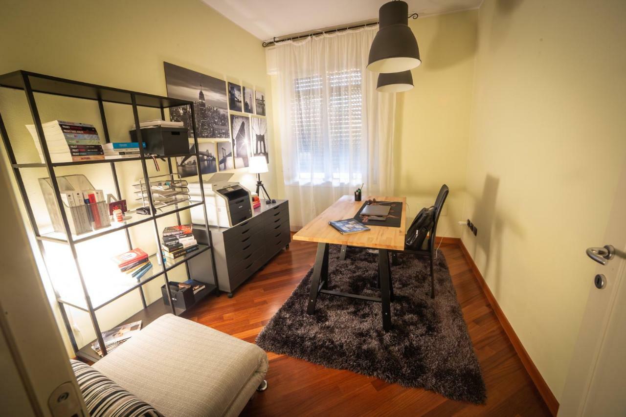 Apartamento Cinematic Modern Flat, 100 Mt Da Ospedale Rávena Exterior foto