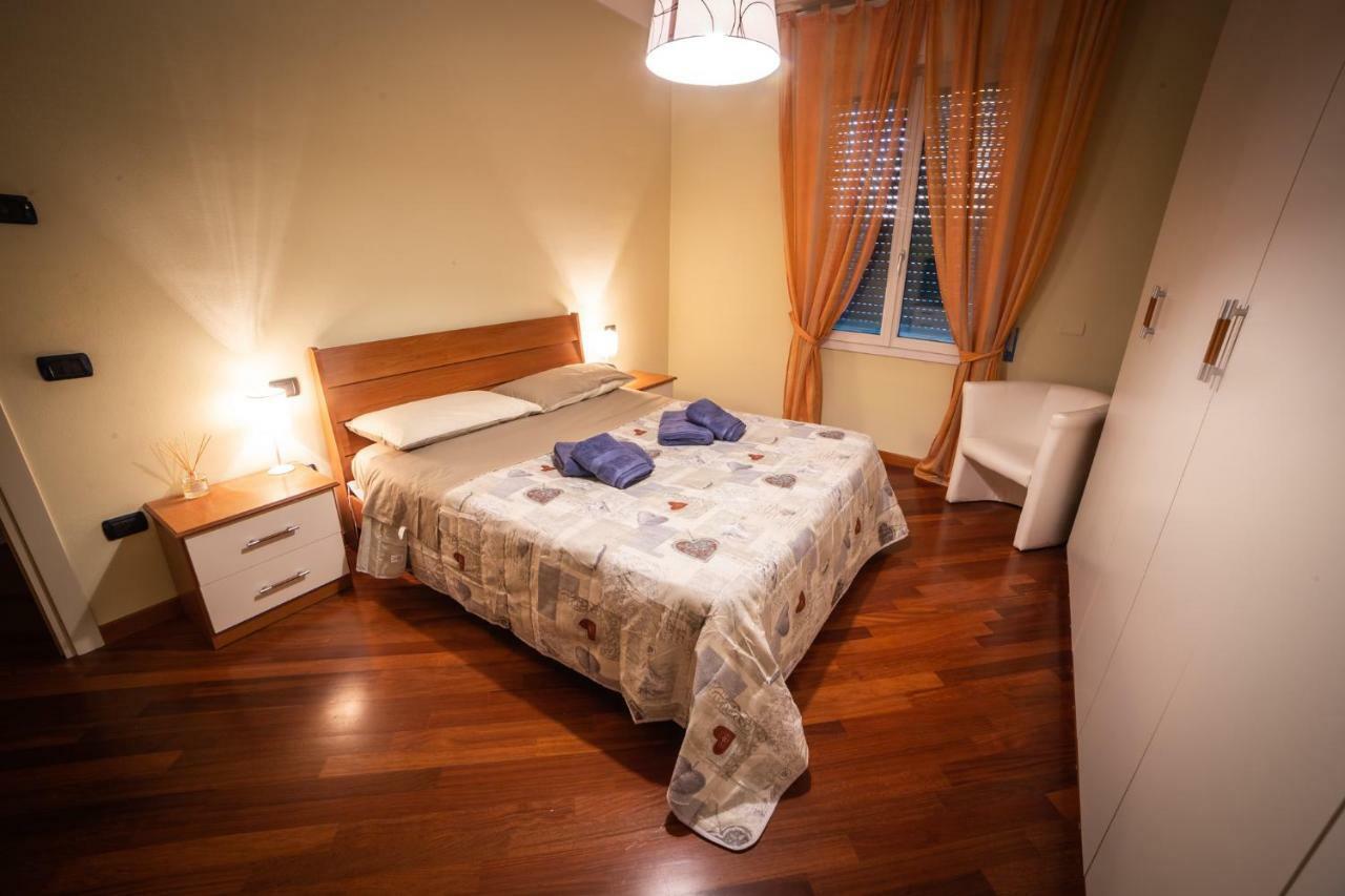 Apartamento Cinematic Modern Flat, 100 Mt Da Ospedale Rávena Exterior foto